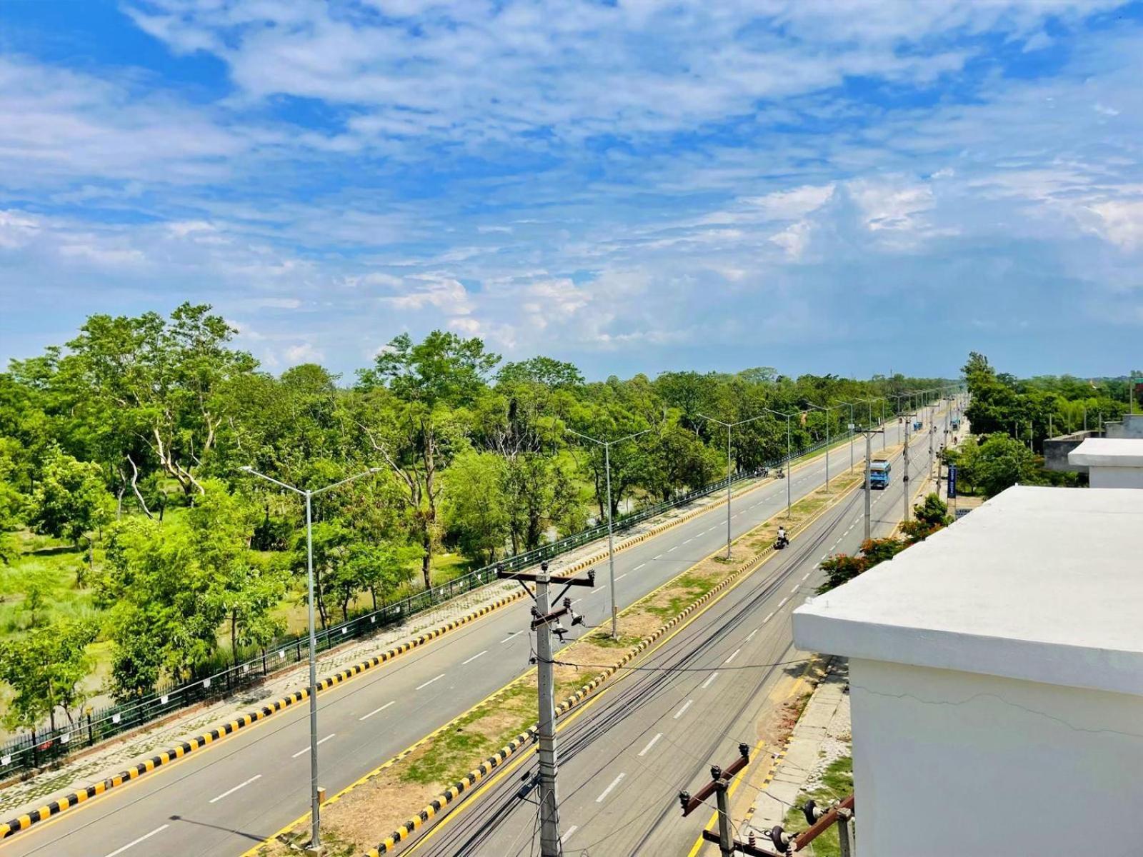 Hotel Peaceland Lumbini Extérieur photo